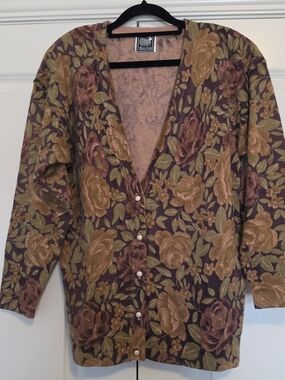 GREEN FIELD VINTAGE FLORAL LAMBSWOOL ANGORA CARDIGAN • ROSE PRINT • BUTTON FRONT